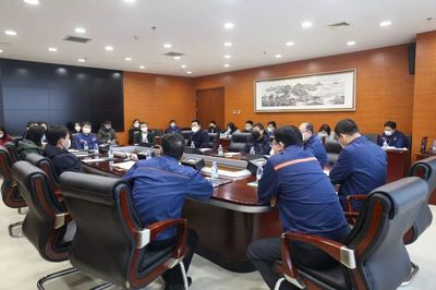局疫情防控應(yīng)急領(lǐng)導(dǎo)小組會(huì)議部署安全生產(chǎn)、供電服務(wù)和疫情防控工作